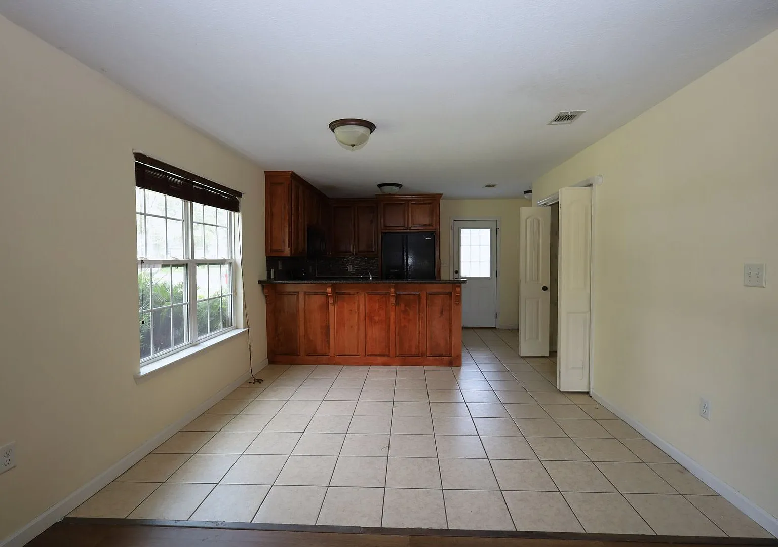 717 E Force Street (HVP) — Photo 4