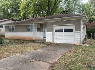 1939 S Broadway Ave, Springfield, MO 65807