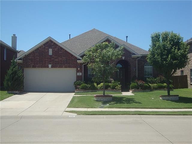 1st image of 716 Clear Water Dr