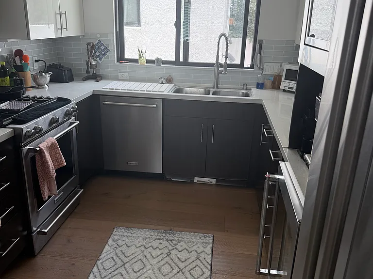 145 Virginia St — Photo 3