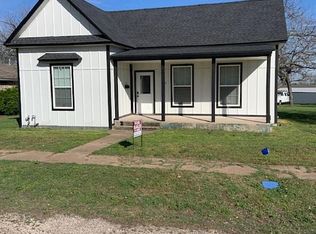 310 N Roberts St, West, TX 76691
