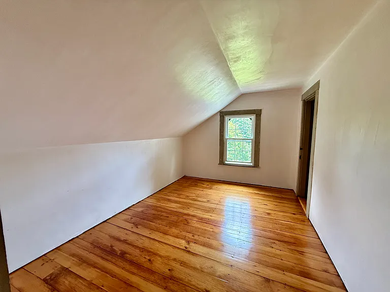 36 Maple Ave — Photo 32