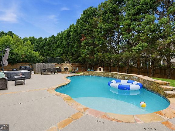 2nd image of 5165 Huntington Crest Ln