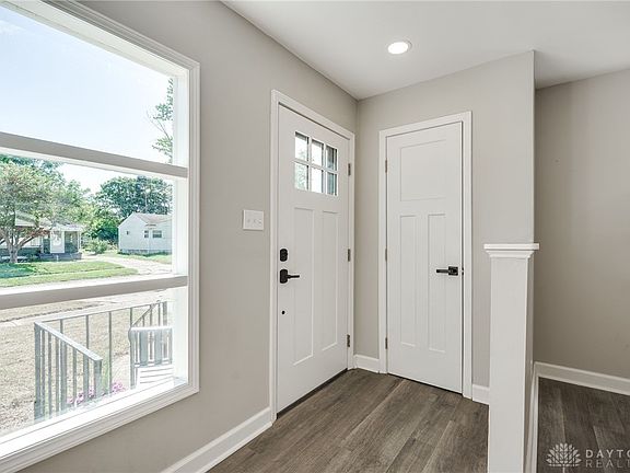 4th image of 395 Dundee Cir