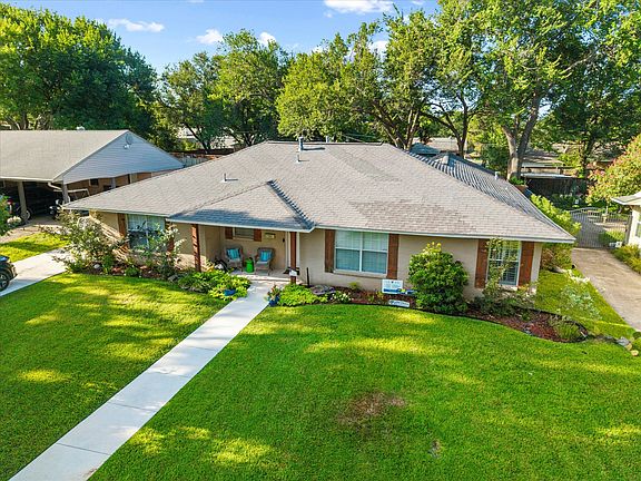 4th image of 3616 Townsend Dr