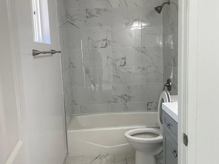 17006 S Berendo Ave — Photo 7