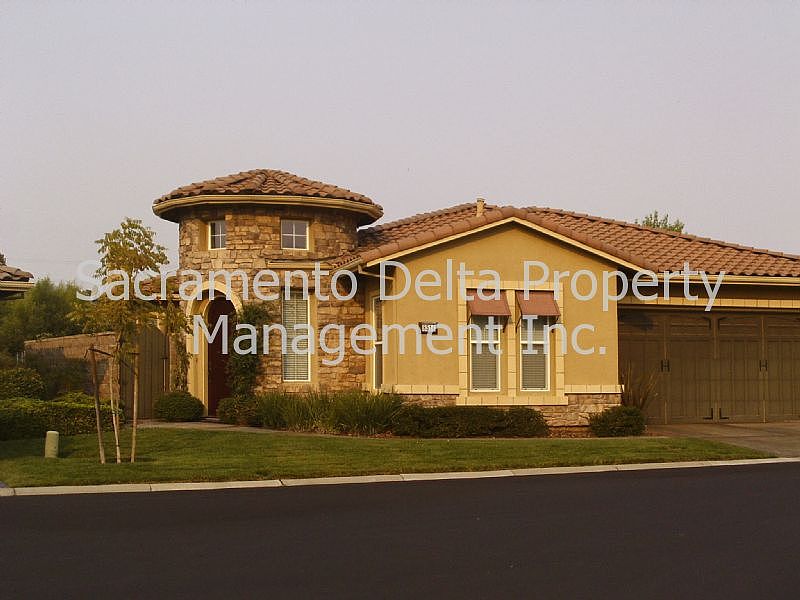 1st image of 8514 Santiago Cir