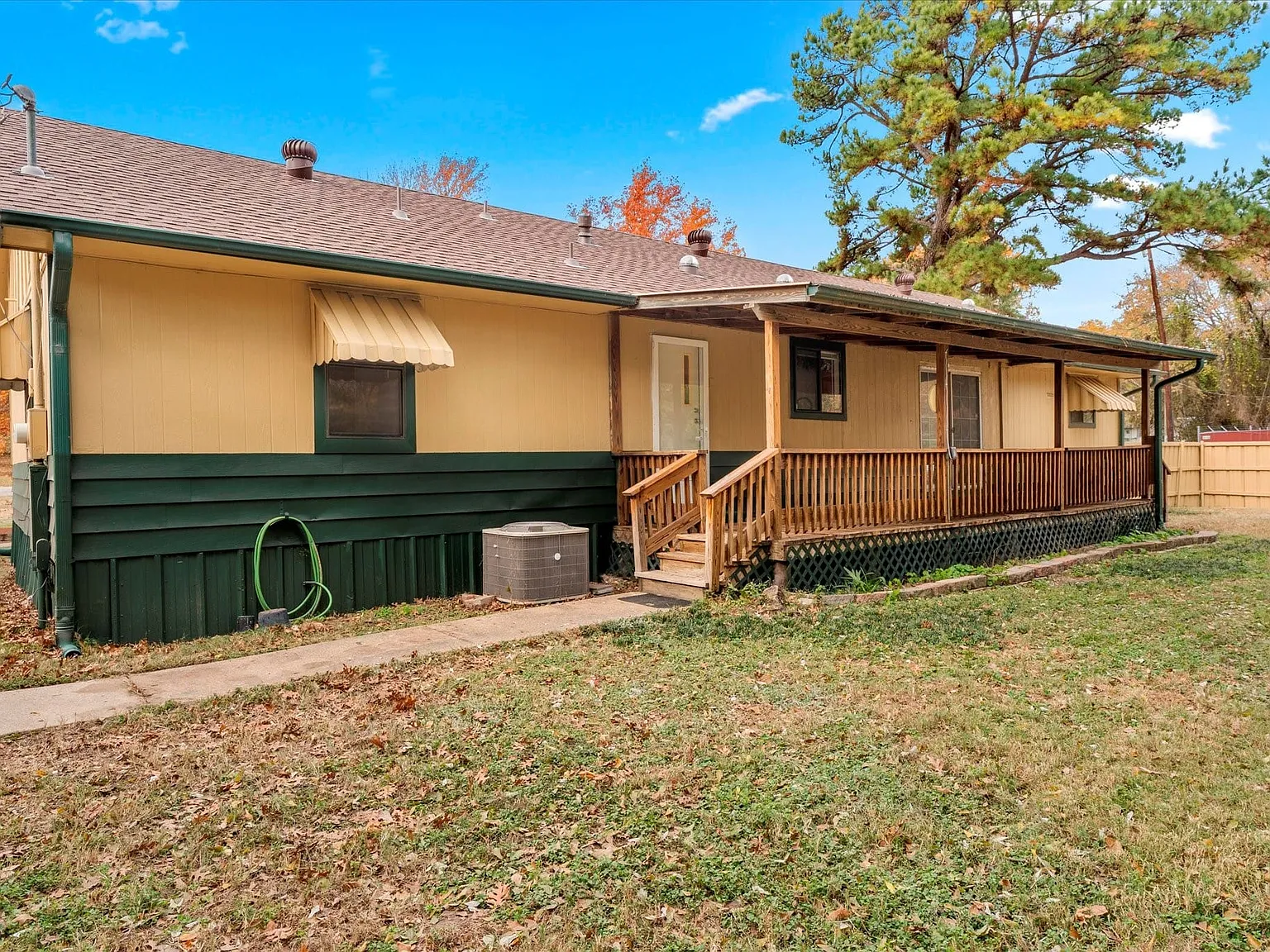 3 bed, 2.0 bath, 1452 sqft, $1,800 — Photo 2
