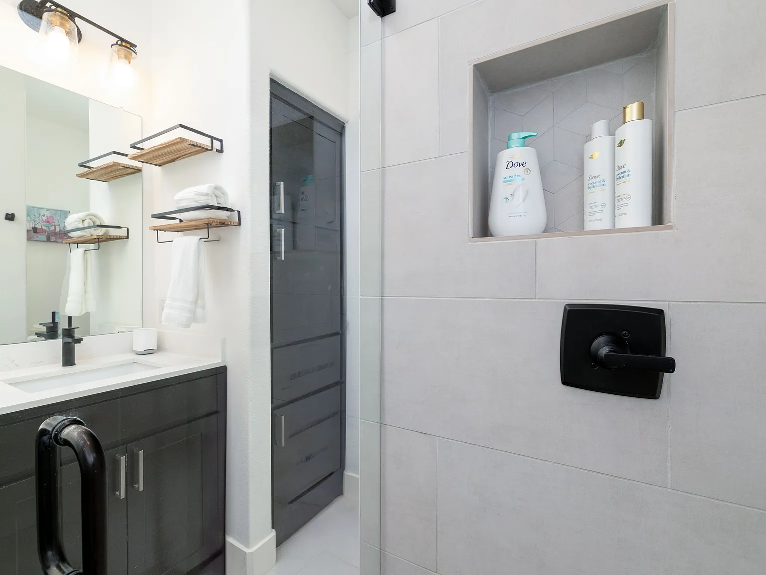 3 bed, 1296 sqft, $4,500 — Photo 2
