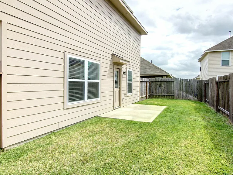 30715 Woodson Trace Dr — Photo 7