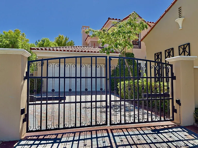 12047 Oakland Hills Dr — Photo 6