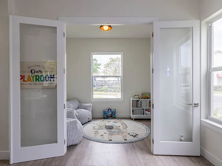 Savannah Place Apartments — Photo 10
