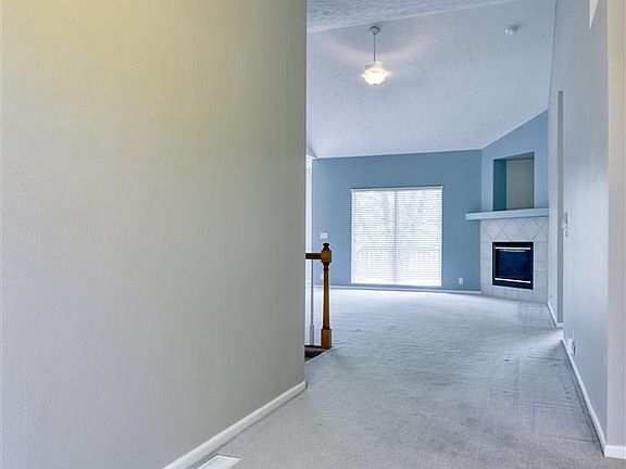 3rd image of 1005 Woodview Dr