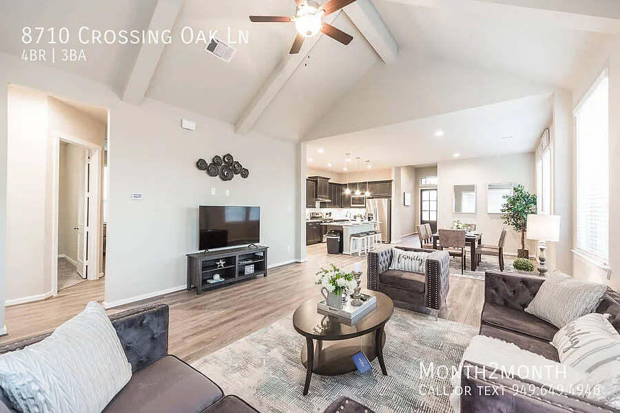 8710 Crossing Oak Ln
