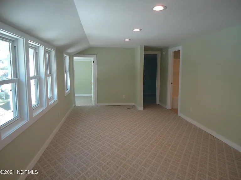 2204 Princess Place Dr #B — Photo 5