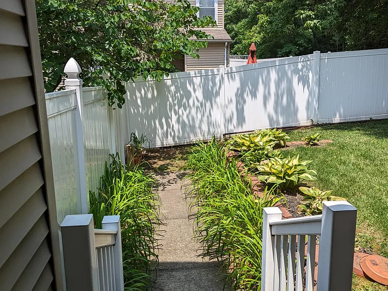 631 N 44th St — Photo 2