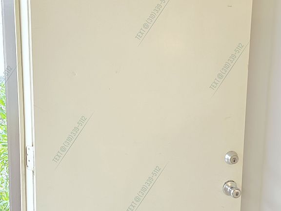 4th image of 3012 S Veteran Ave #4