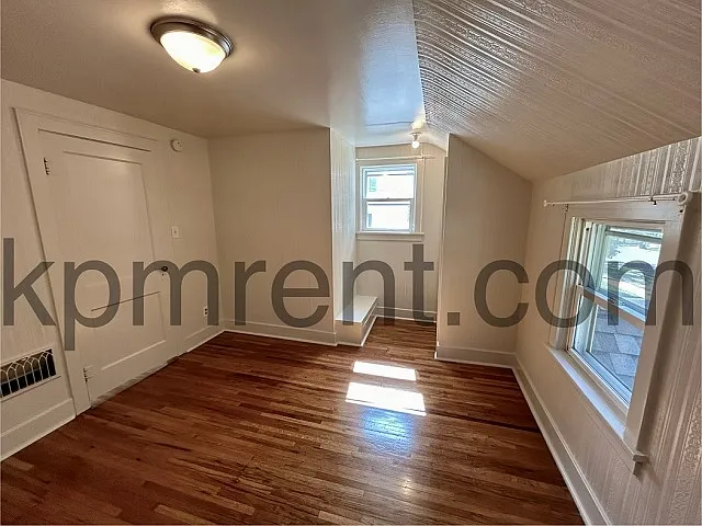 1206 10th St NW — Photo 8