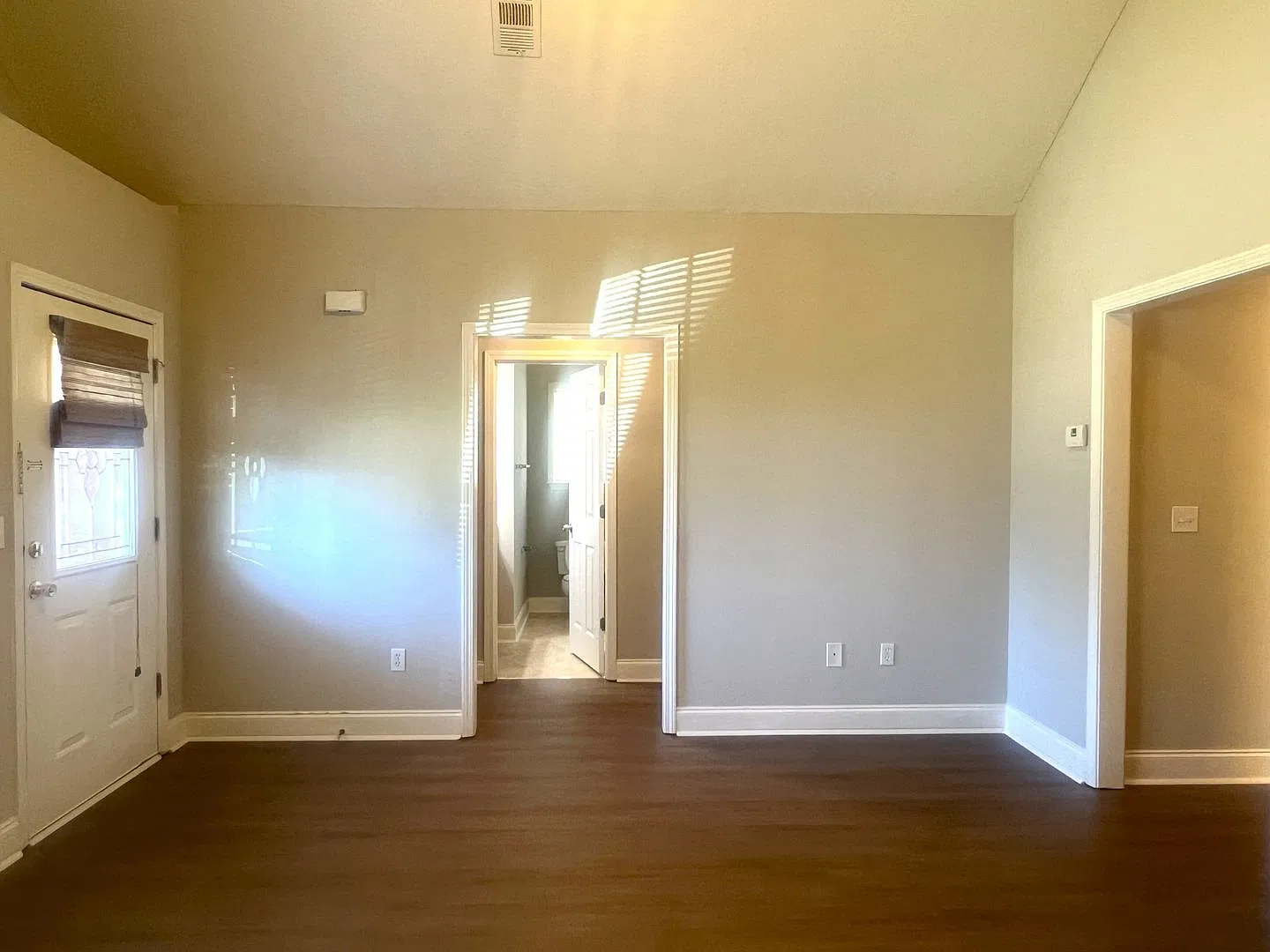 Super Cute 3BD/2B Home — Photo 3