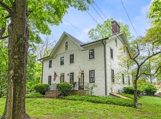 21 W Mill Rd, Long Valley, NJ 07853