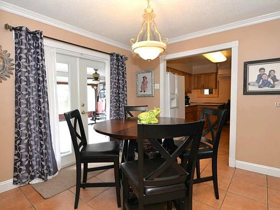 2nd image of 3320 Ellwood Ct