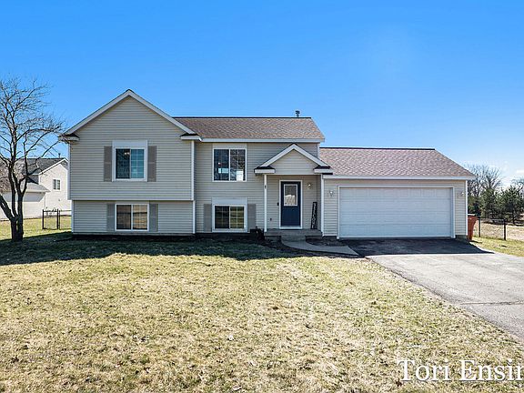 2nd image of 5060 Fieldstone Meadow Dr NE