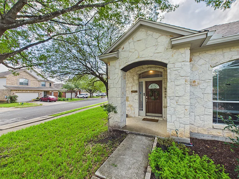 10216 Wind Cave Trl — Photo 44