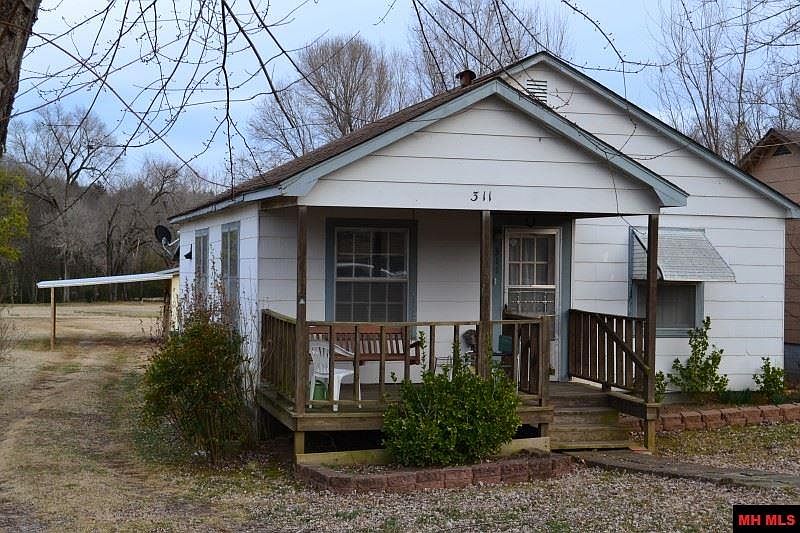 1st image of 311 N Panther Ave