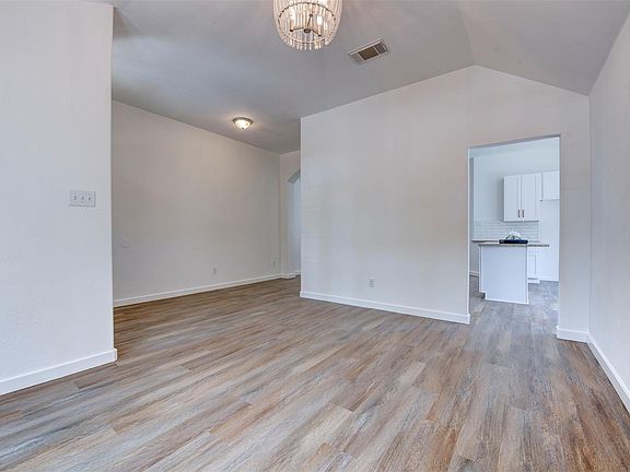 5th image of 2402 Misty Falls Ct