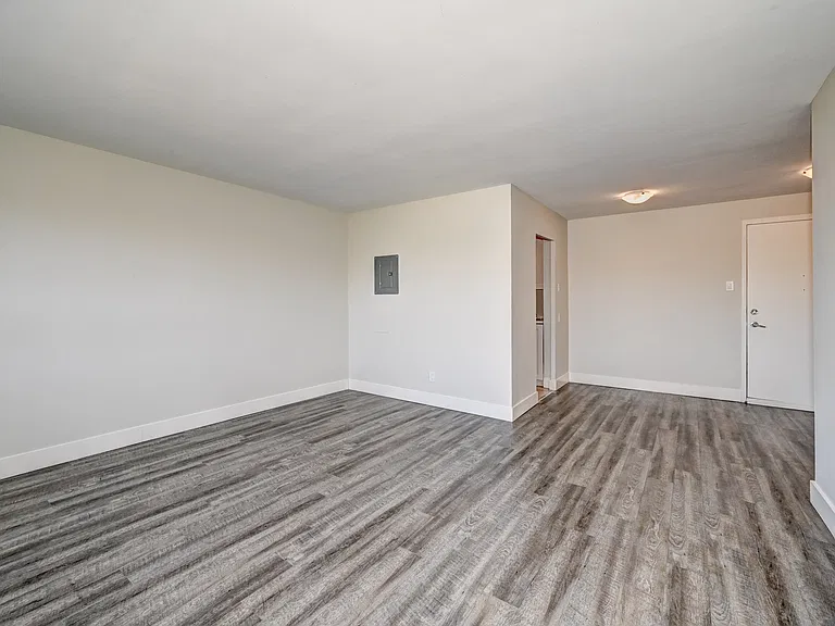 120 Grand Ave — Photo 11