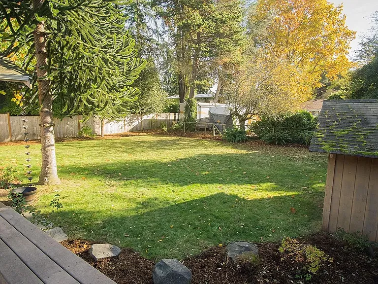 8630 Holly Ln — Photo 6