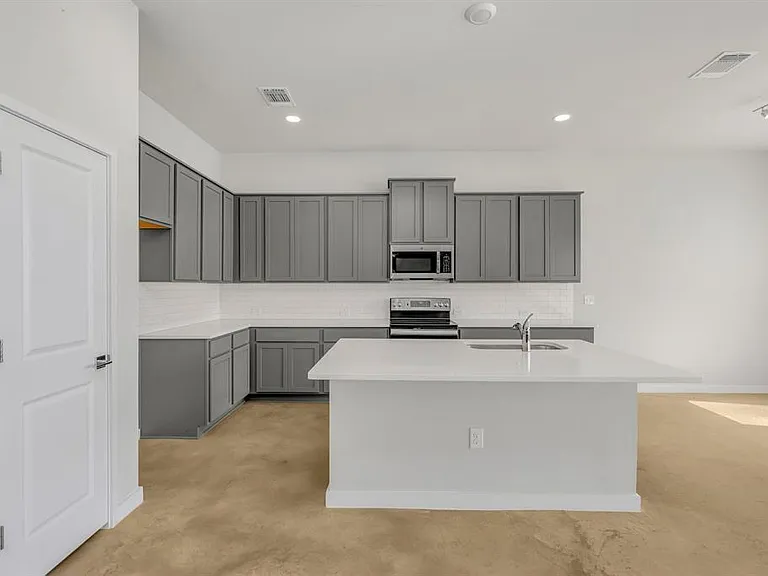 15101 Casbah Dr #37 — Photo 4