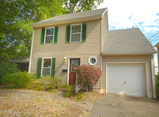 41 Alberta Ave, Middletown, NJ 07748