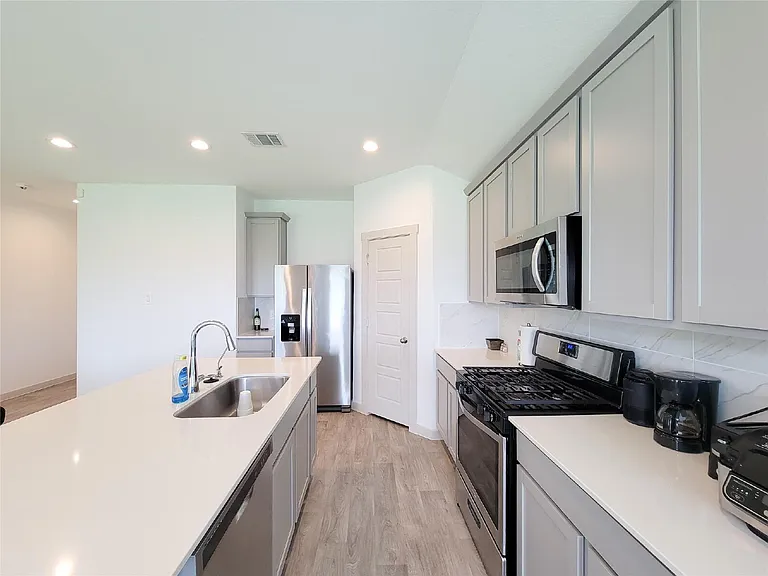 7919 Grey Wolfe Ln — Photo 13