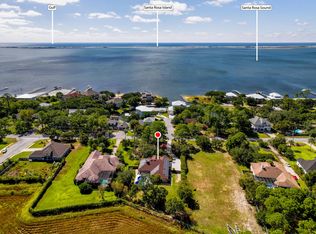 4630 Soundside Dr, Gulf Breeze, FL 32563
