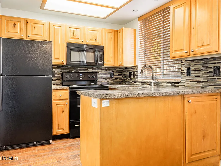 1600 W Pinebrook Blvd #G1 — Photo 2