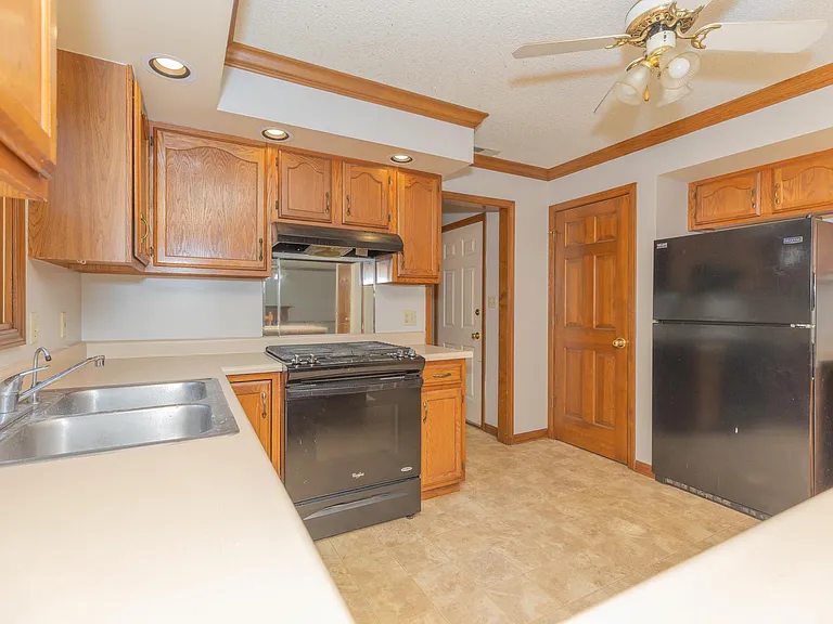 2939 Woodside Ct — Photo 7