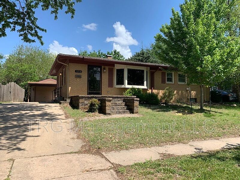 1st image of 3016 S Euclid Ave