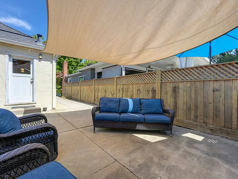 1250 Perkins Way — Photo 33