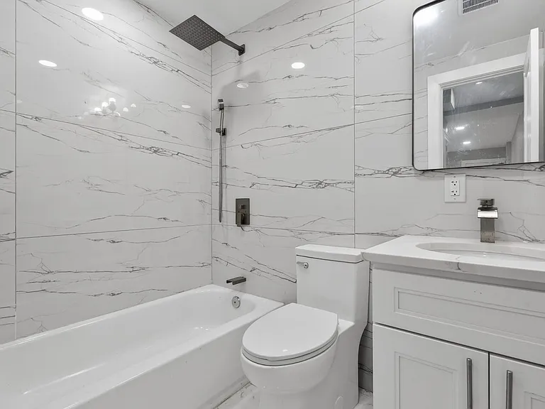 27 Monaco Pl #1 — Photo 3