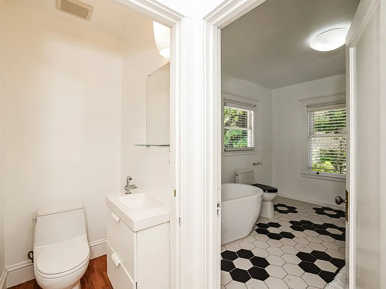2238 Lakeshore Ave — Photo 18