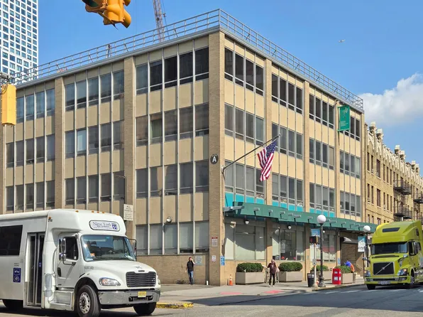 372-74 Summit Avenue image 37 of 46