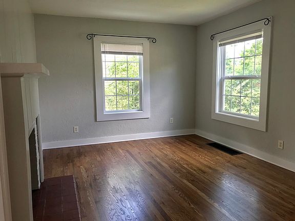 3rd image of 3211 Bellevue St