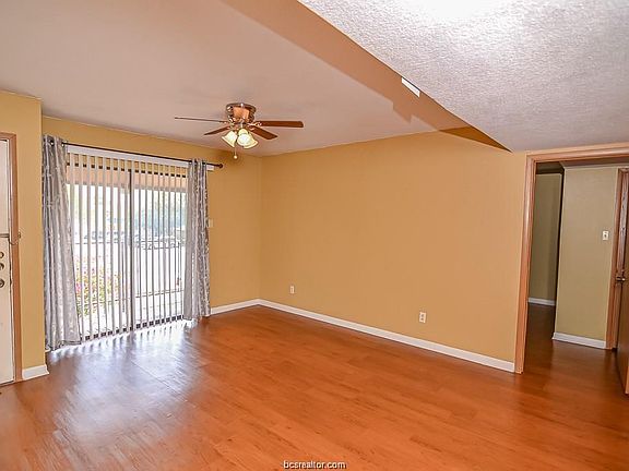 4th image of 904 University Dr E #132