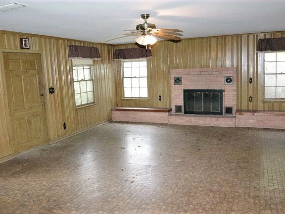 5th image of 801 Hospital St