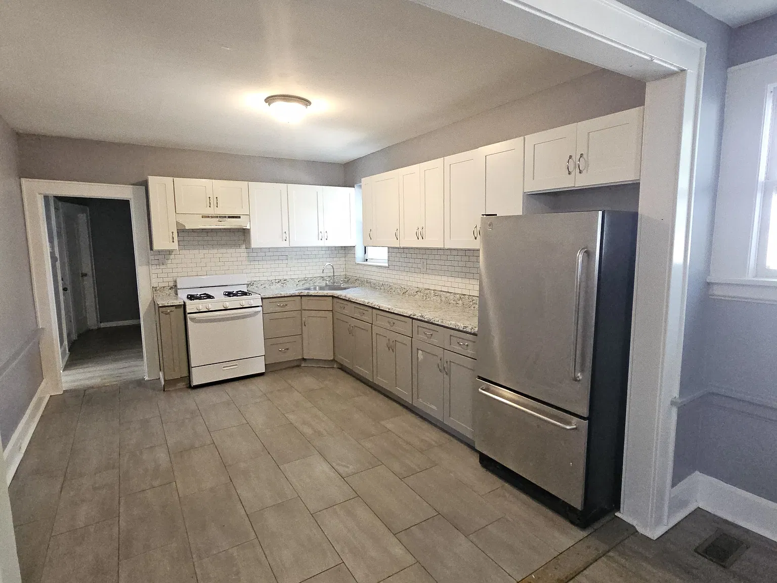 4 bed, $1,850 — Photo 4