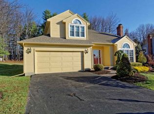 7 Fairfield Dr, Voorheesville, NY 12186