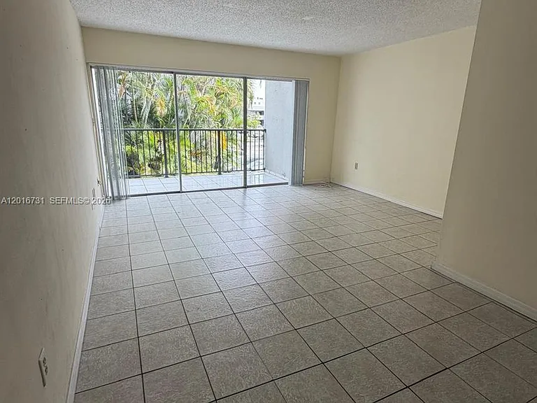 30 NW 87th Ave #C225 — Photo 11