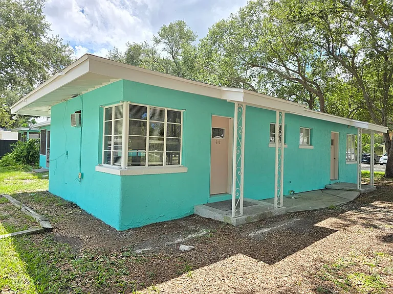 612 N East Ave — Photo 1