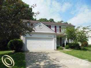 5794 King James Ln, Waterford, MI 48327